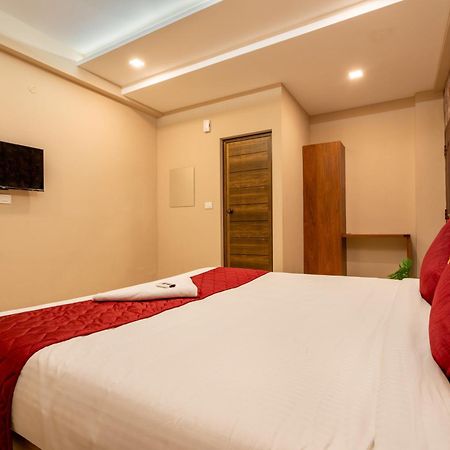 Yaad Residency Hotel Kochi Kültér fotó