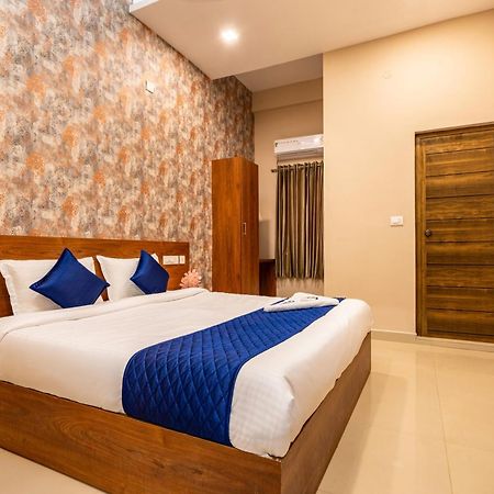 Yaad Residency Hotel Kochi Kültér fotó