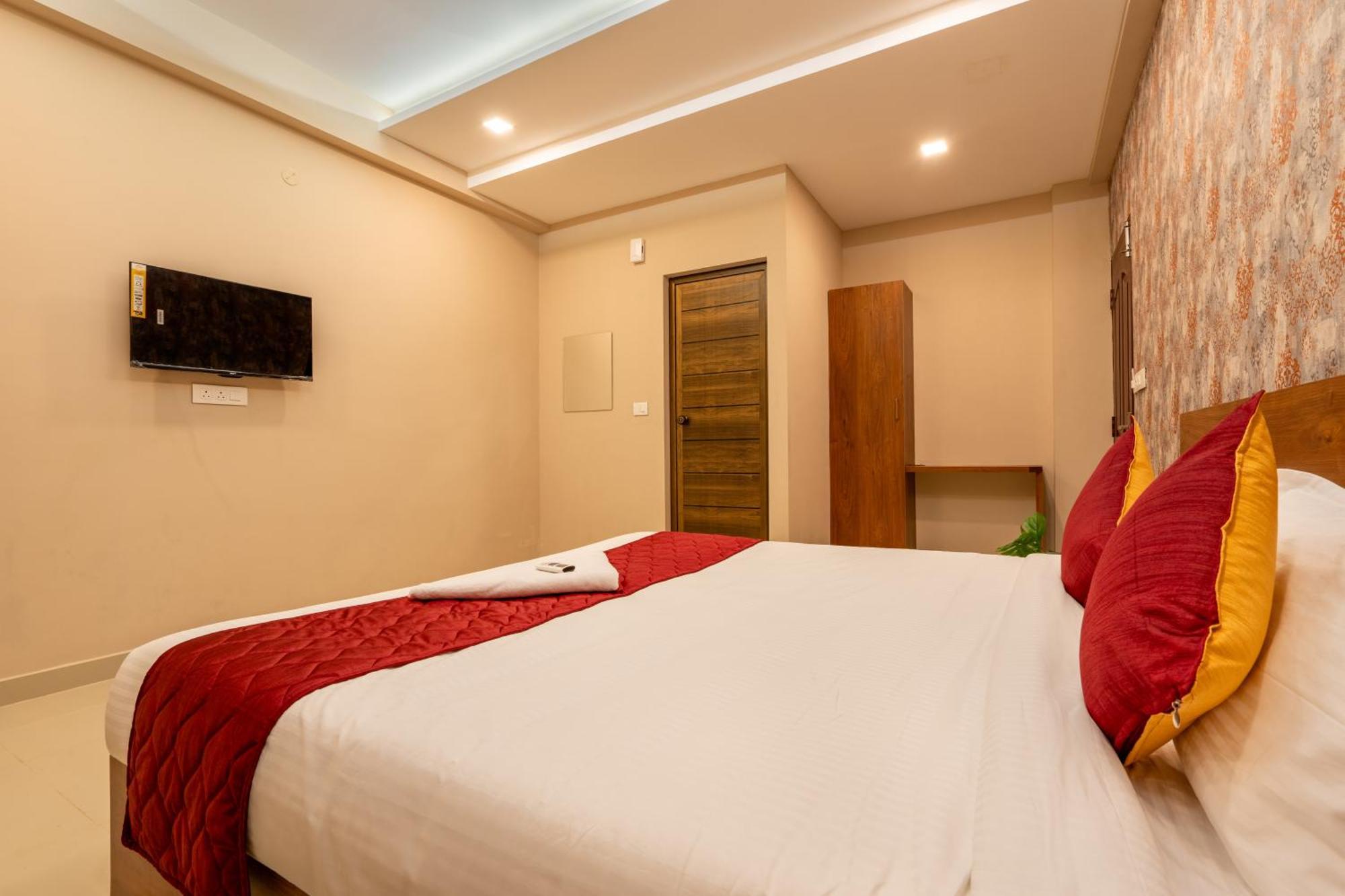 Yaad Residency Hotel Kochi Kültér fotó